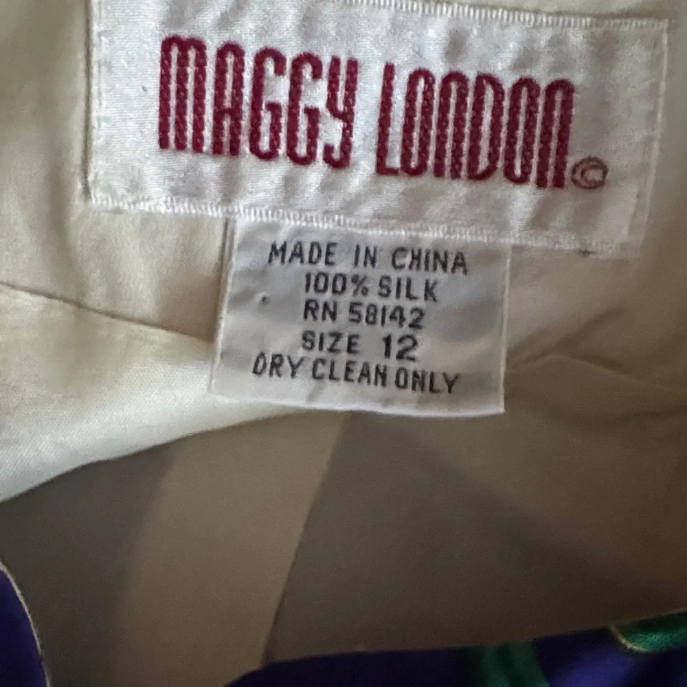 Maggy London Vintage Floral Print Jacket/Top 100% Silk - Picture 8 of 9